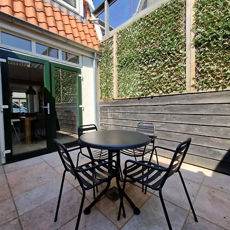 Gerenoveerde Jaren 1930 Woning In Hartje * Medemblik